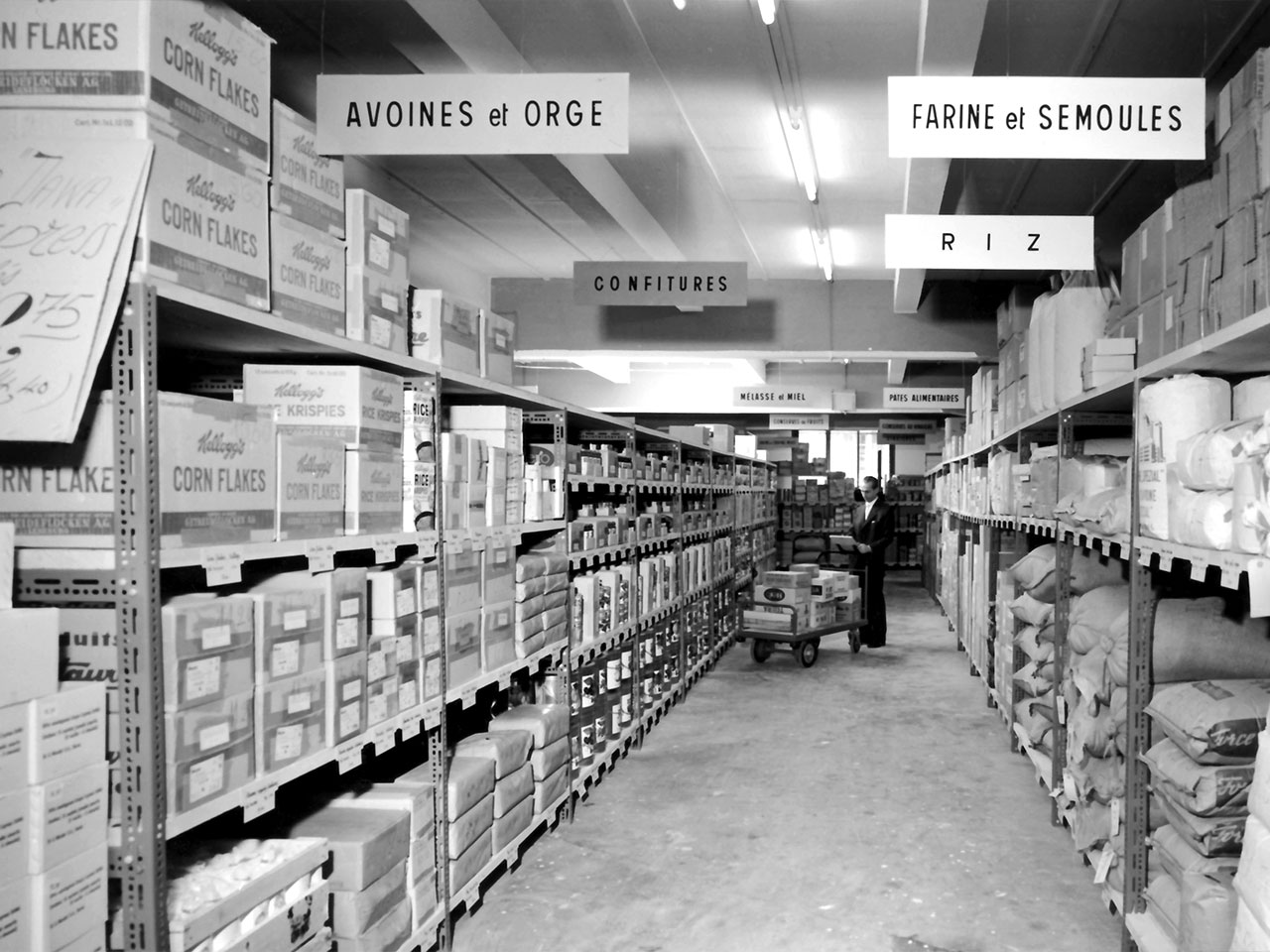 Photo d'archive montrant les rayons du magasin Aux Delices